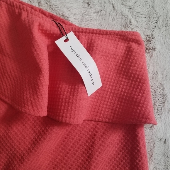 ✨️CL Cupcakes And Cashmere Coral Pink Asymmetrical New - Picture 5 of 11